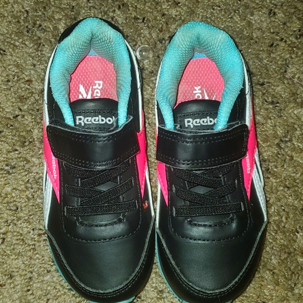Girls reebok  pink and black